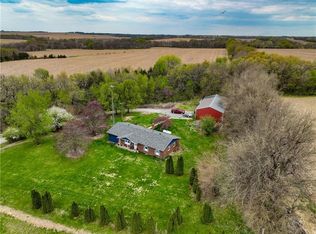 1757 320th St, Hiawatha, KS 66434