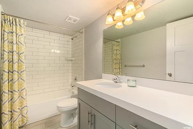 4145 N Cresthaven Ln — Photo 7