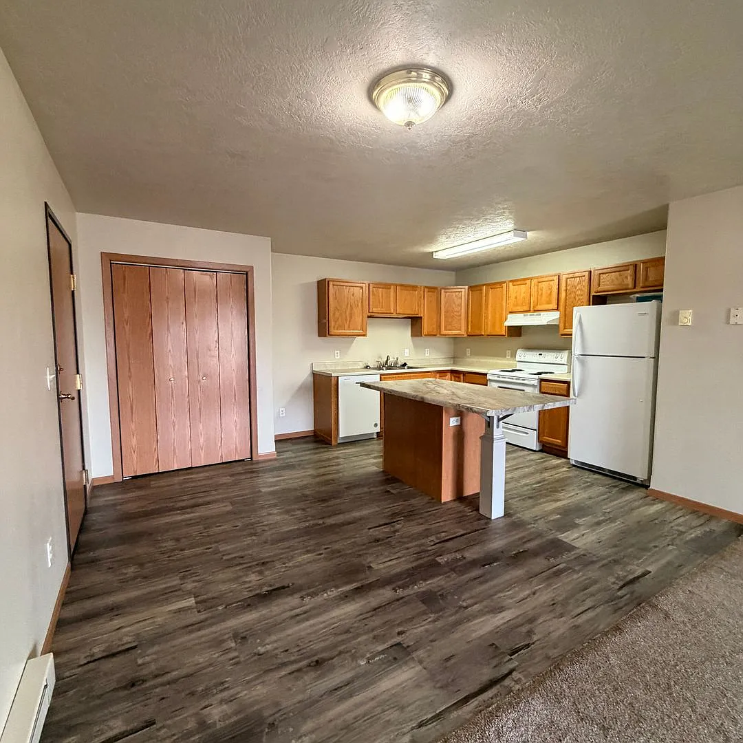 MMA Properties 2808 — Photo 1