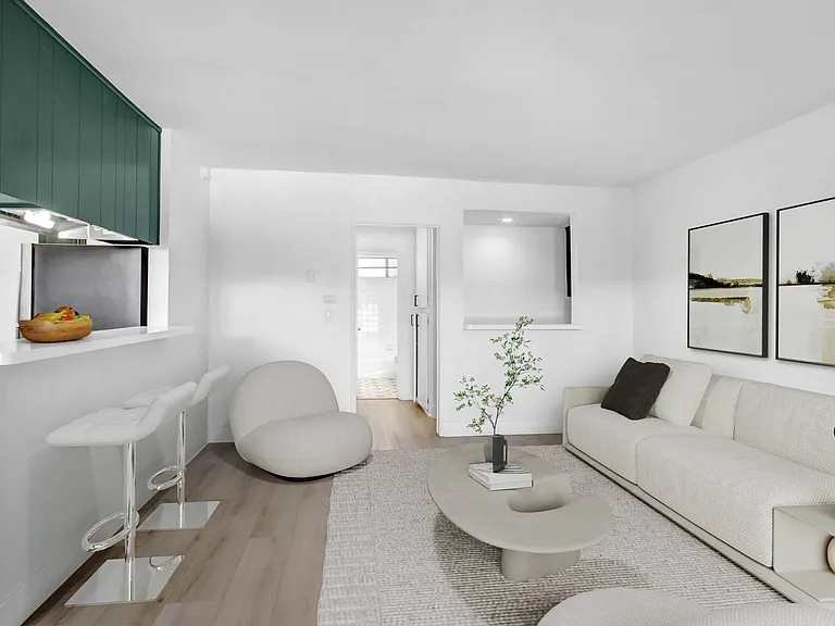 1333 N Martel — Photo 37
