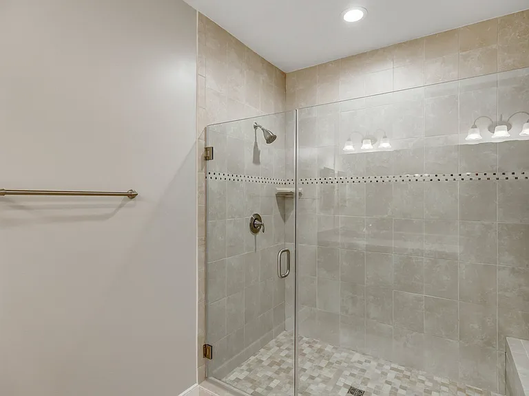 1905 Richmond Hwy #102 — Photo 21