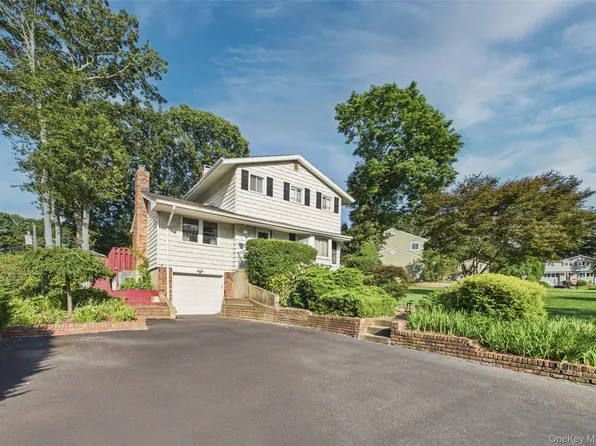 5 Gristmill Drive, Kings Park, NY 11754