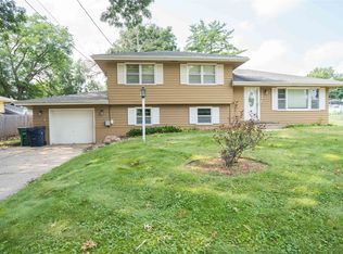 3304 Hillsdale Dr, Urbandale, IA 50322