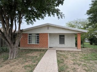 708 Elm St, Zapata, TX 78076