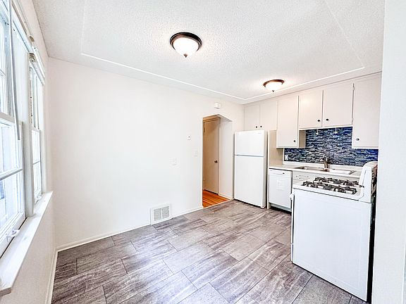 5th image of 2941 41st Ave S #2941
