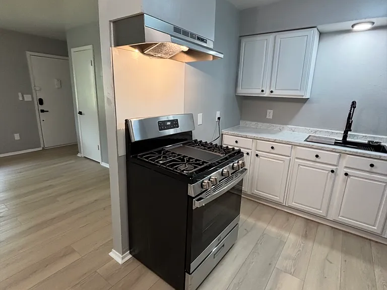 822 Main St — Photo 1