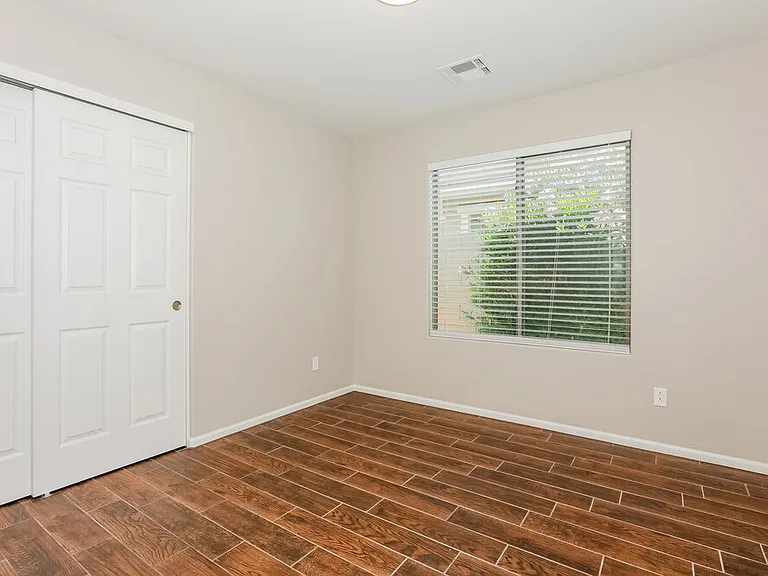 1084 S Olympic Dr — Photo 14