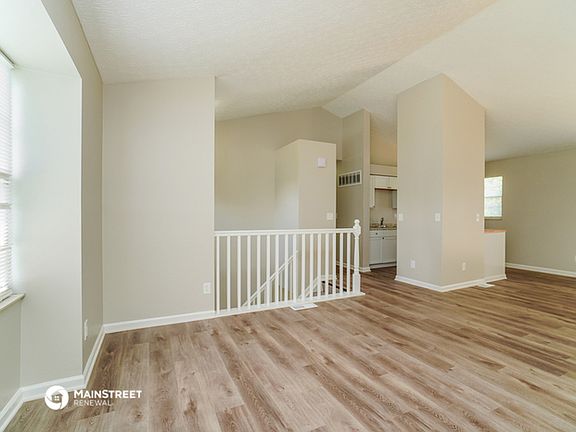 4th image of 1647 Hillsbury Dr