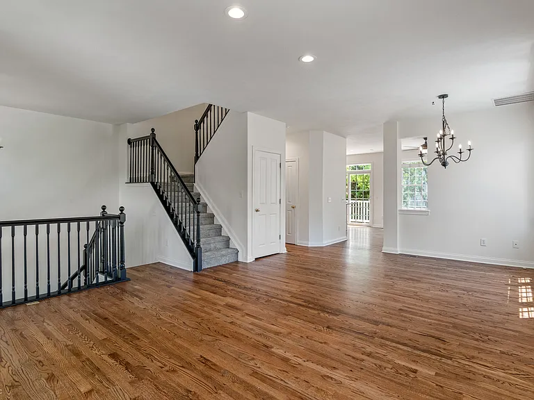 12735 Edgemont Way — Photo 14