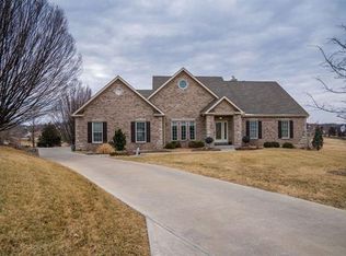 175 Blackrock Ln, Weldon Spring, MO 63304