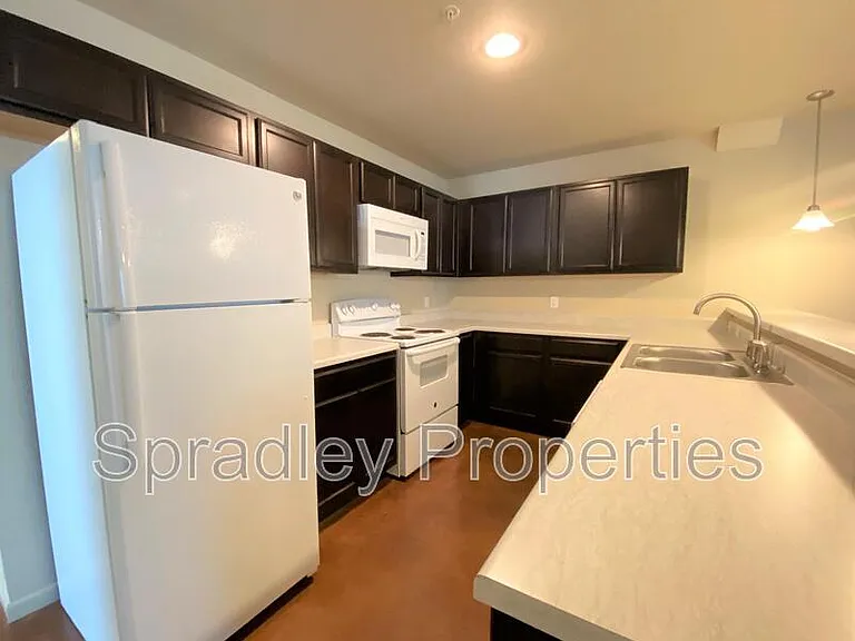 255 E 5th Ave #111 — Photo 3