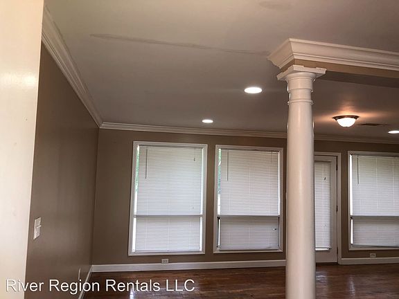 3rd image of 3609 Sir Michael Dr