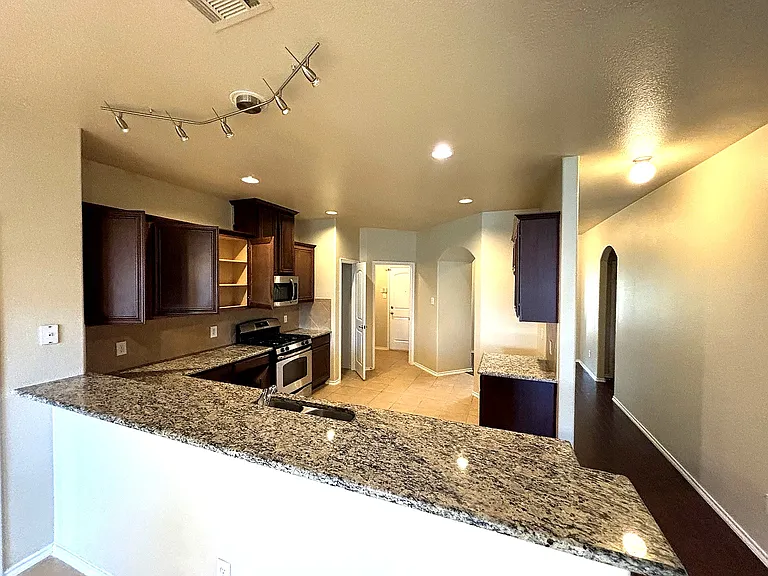 9717 Sand Trap Dr — Photo 5