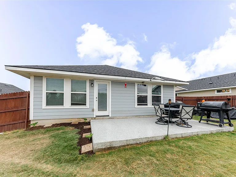 303 Schuyerville Dr — Photo 27