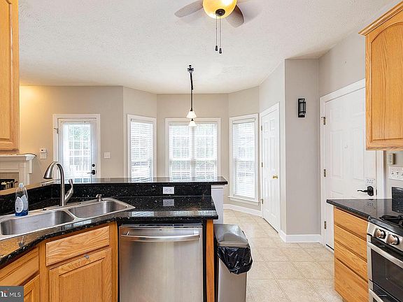 5th image of 400 Northwood Cir