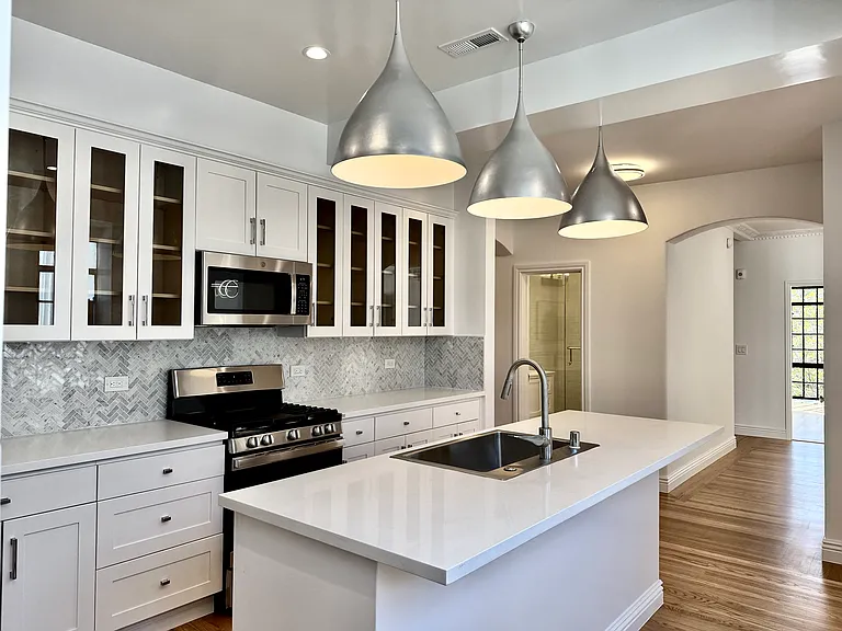 2360 Pacific Ave #302 — Photo 1