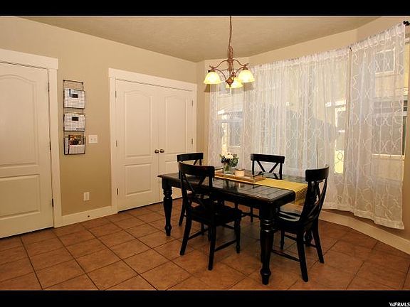 3rd image of 161 W Lady Bank Way