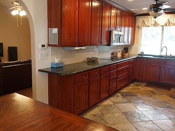 3rd image of 4207 Briar Cliff Dr