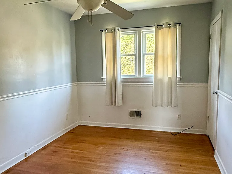1304-1306 Carrie Ave — Photo 10