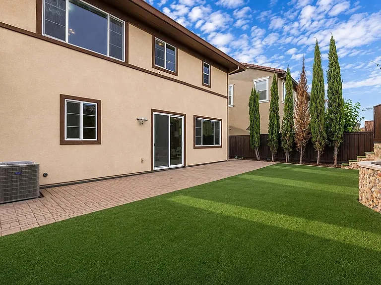 1837 S La Barbera Ave — Photo 33
