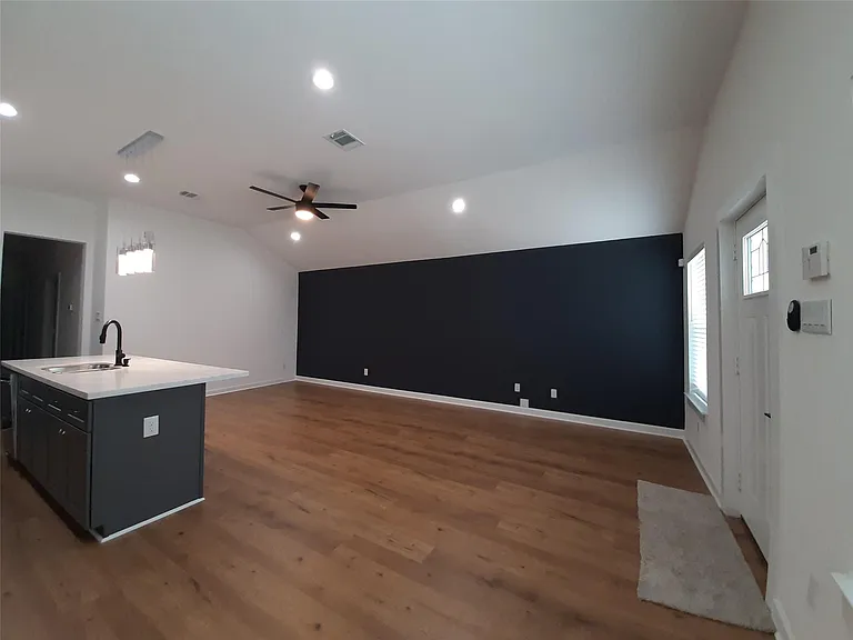 4530 Mayflower St — Photo 5