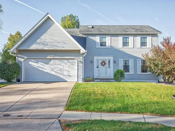4824 Kynnelworth Dr, Bettendorf, IA 52722