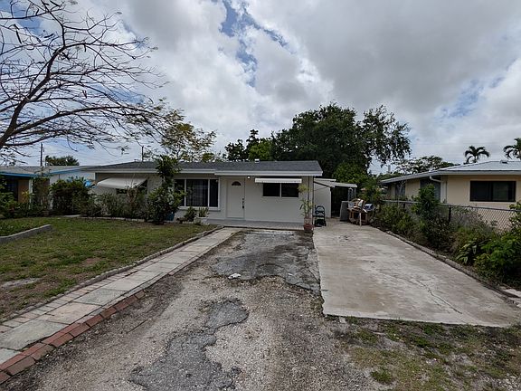 2nd image of 318 SW 2nd St