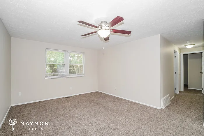 3 bed, 2.0 bath, 1456 sqft, $1,795 — Photo 2