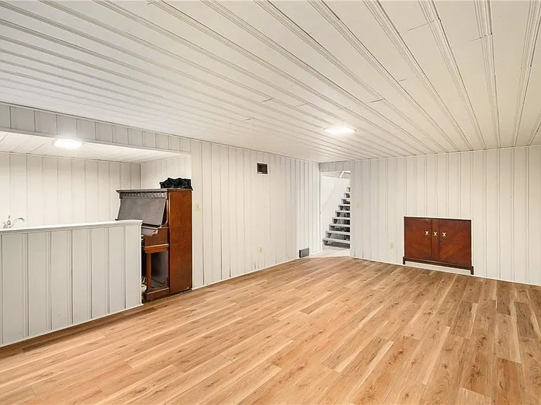 1318 Park Ln — Photo 6