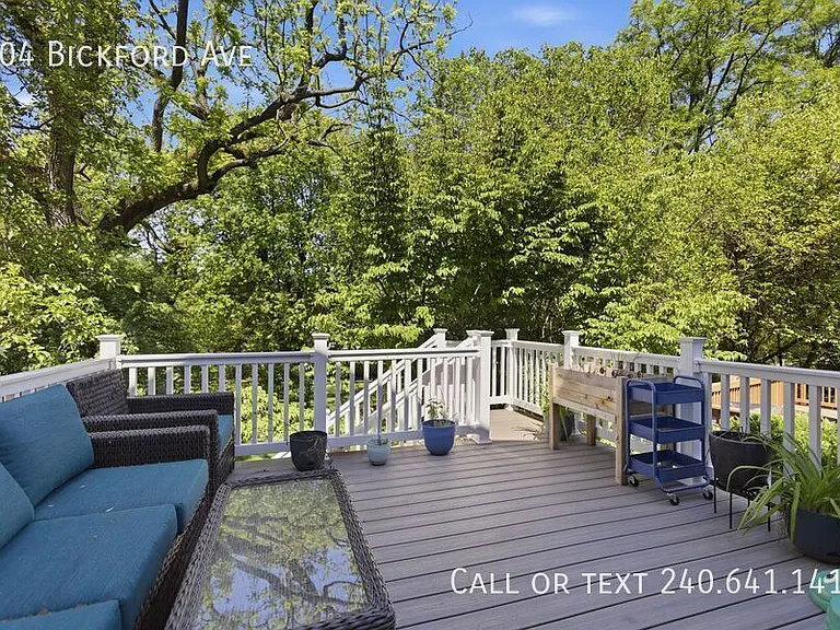 504 Bickford Ave — Photo 15