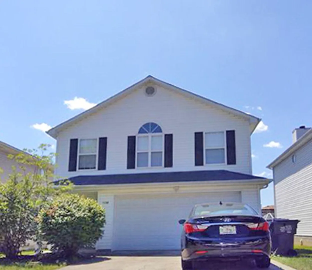Lovely Single Family House! All Electric, Garage, Deck, Privacy Fenced Backyard, Pets Ok! — Photo 1