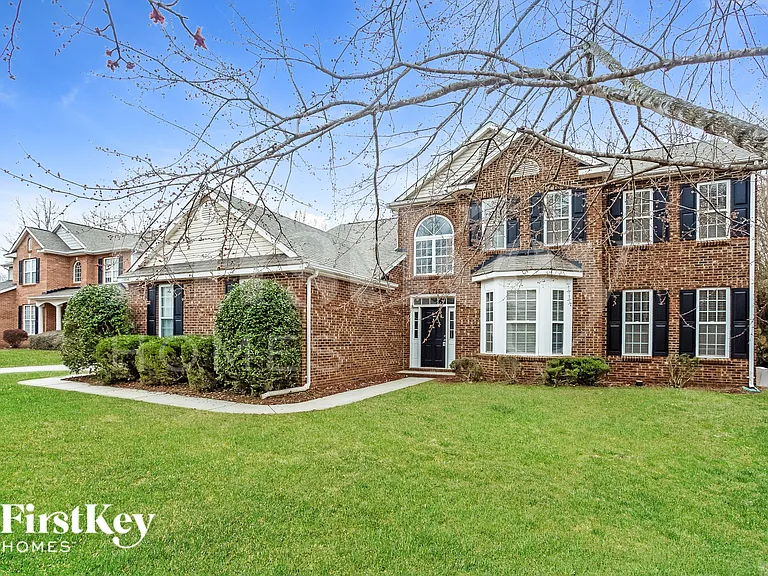 1504 Aries Ln — Photo 2