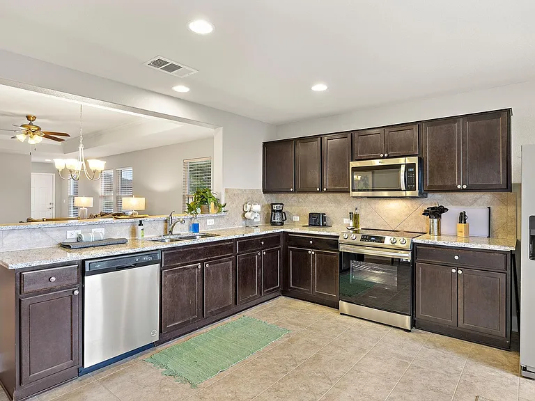 128 Alamosa Creek Ln — Photo 9