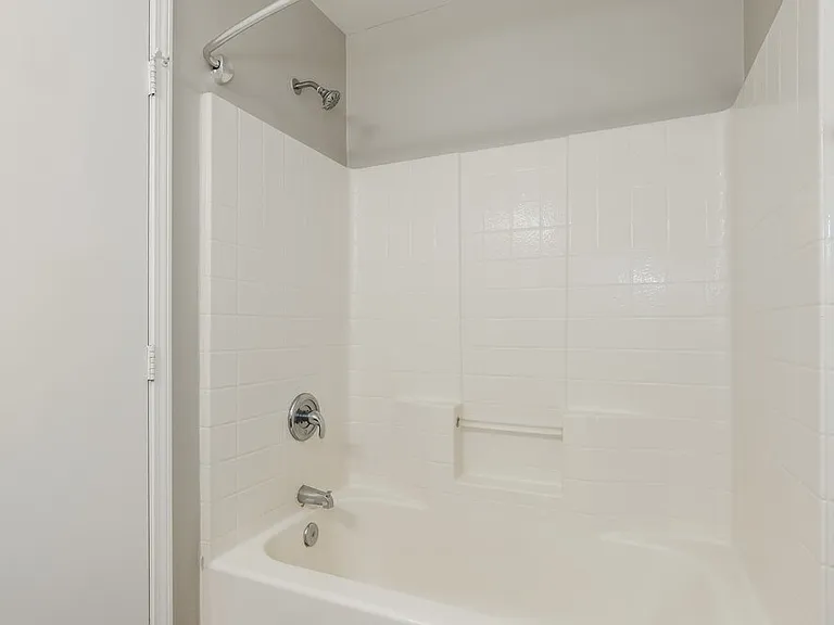 16104 W Jefferson St — Photo 14