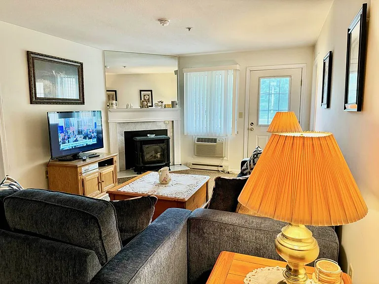 227 Main St #201 — Photo 3
