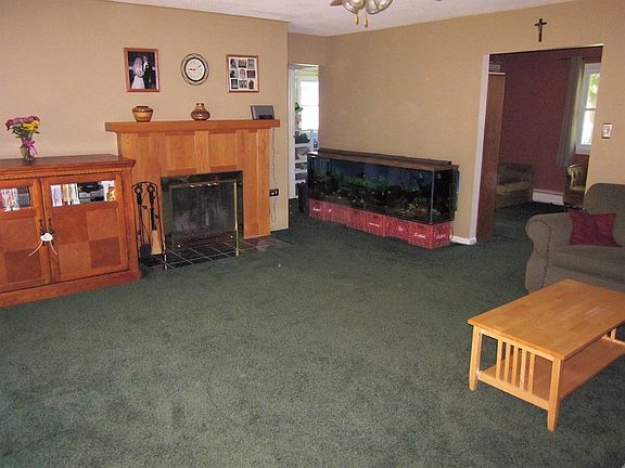 2nd image of 803 Greenway Dr