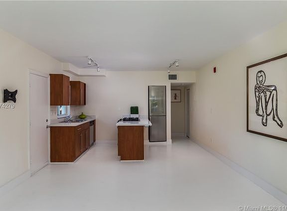 3rd image of 10101 W Bay Harbor Dr APT 4