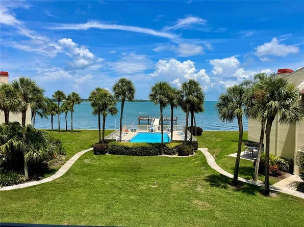 7510 Sunshine Skyway Ln S APT 208, Saint Petersburg, FL 33711
