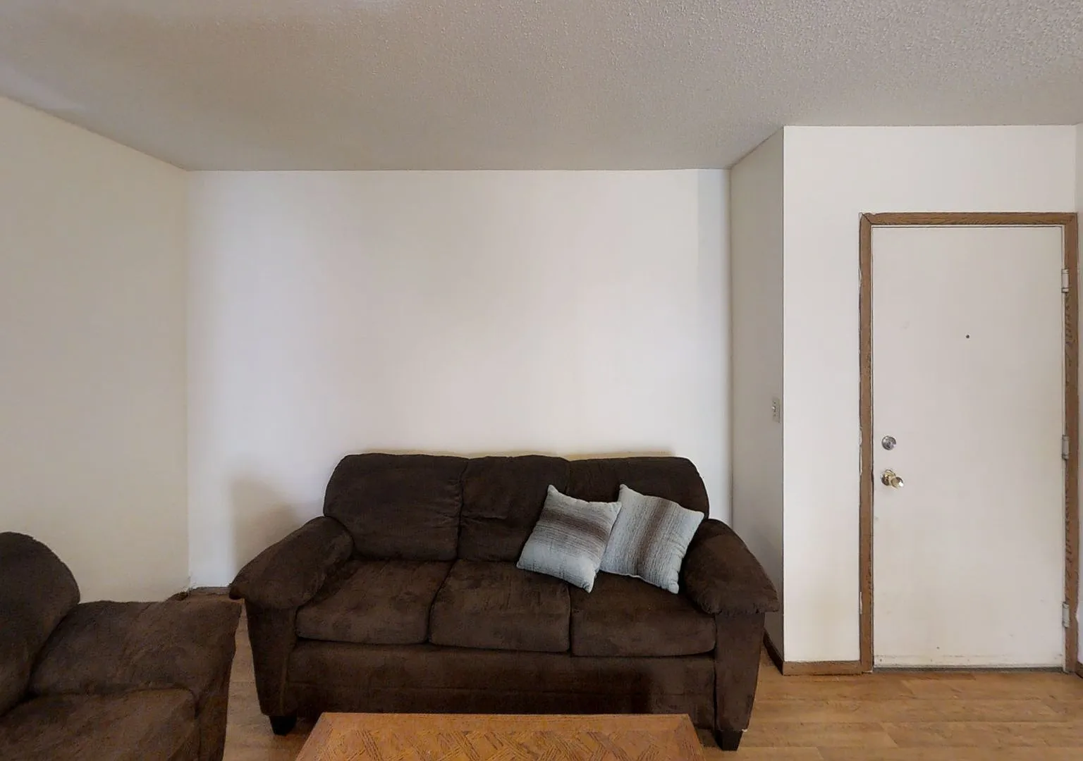 905 W Oregon — Photo 3