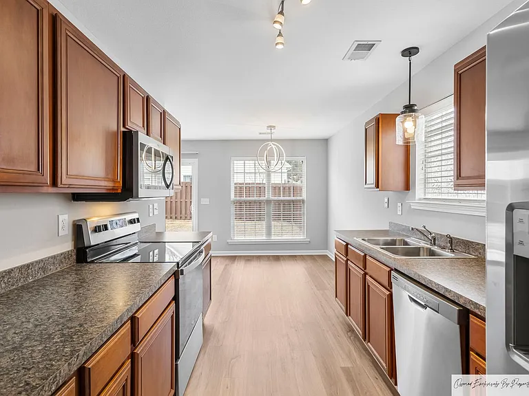 827 Chablis Dr — Photo 4