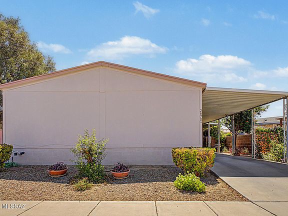 2nd image of 2870 E Cottonwood Club Ln