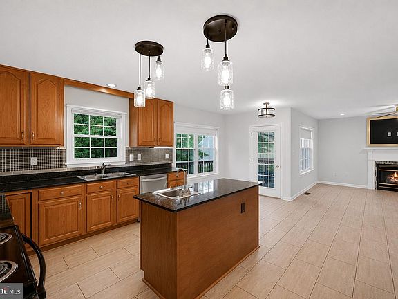 3rd image of 237 Asbury Rd