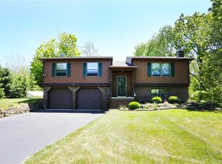 3076 Lower Mountain Rd, Sanborn, NY 14132
