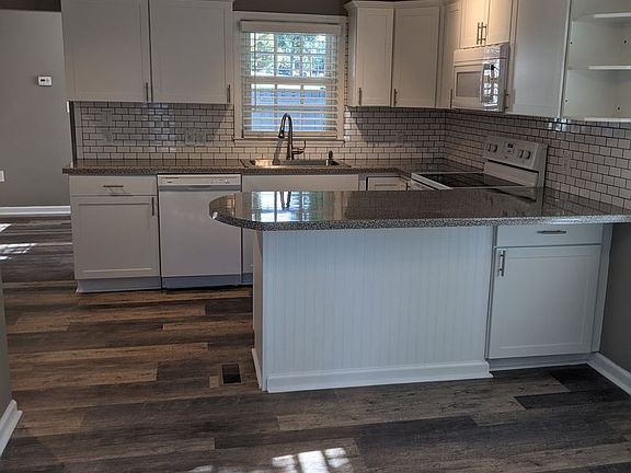 3rd image of 101 Cavin Ave APT 1