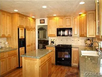 8141 E Carnation Way — Photo 2