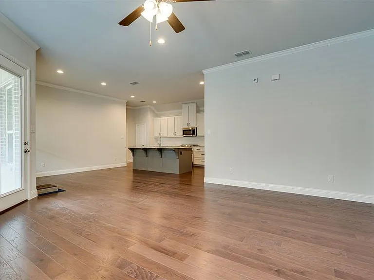 605 Boardwalk Way — Photo 5