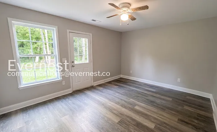 124 Brown Estates Dr — Photo 6