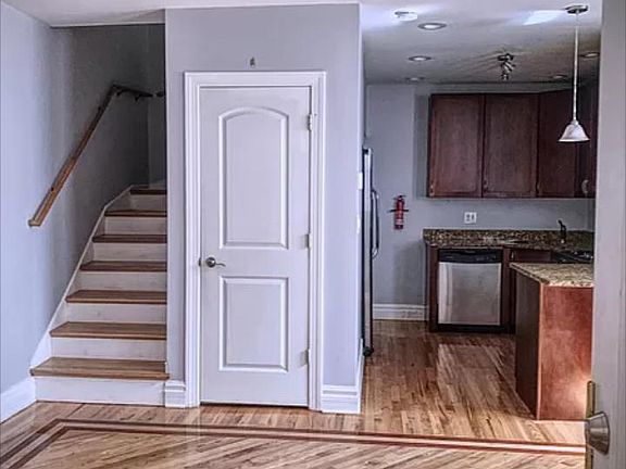 3rd image of 6610-9 S Kenwood Ave #302