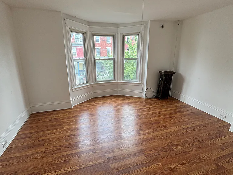 48 N 17th St — Photo 7