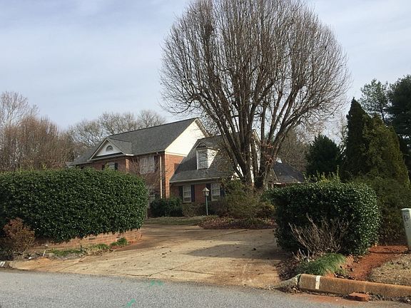 3rd image of 1 Woodberry Dr